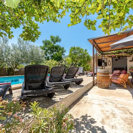 Traditional Charm With Private Pool Pollenca