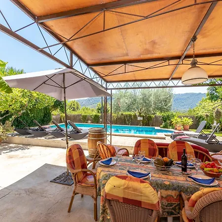 Traditional Charm With Private Pool *